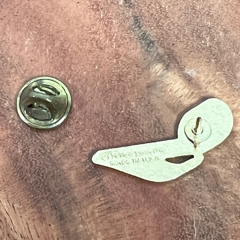 Music Note Pin Enamel Gold‎ Tone Lapel Brooch Made in USA